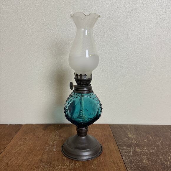 Vintage Hong Kong Metal Blue Glass Frosted‎ Hurricane Shade 10 inch Oil Lamp - Picture 1 of 11